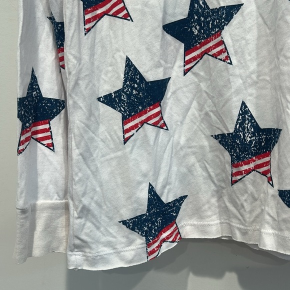 Chaser White Long Sleeve Top with Blue and Red Star Print medium new - Picture 3 of 5